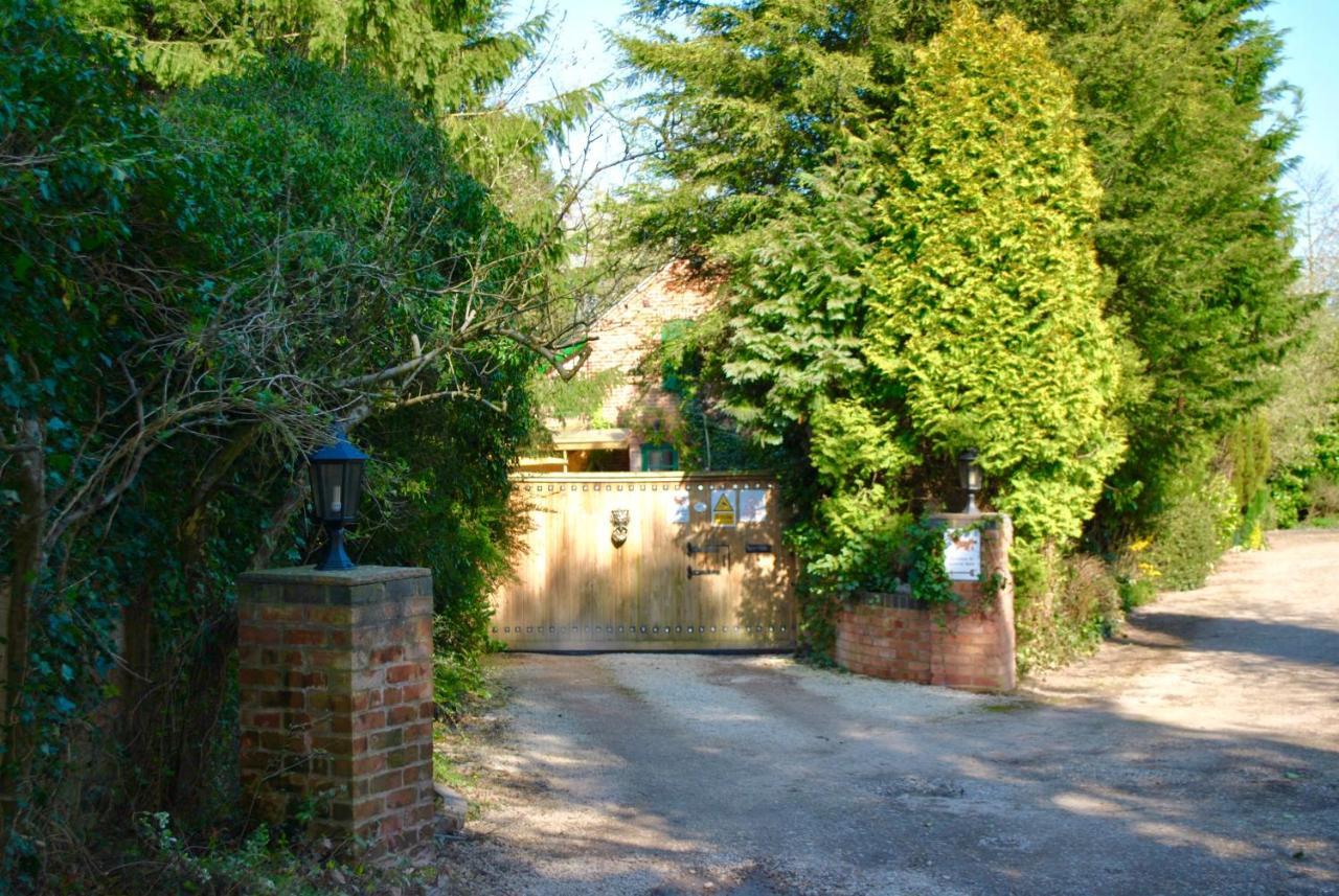 Squirrel Barn Villa Milwich Esterno foto